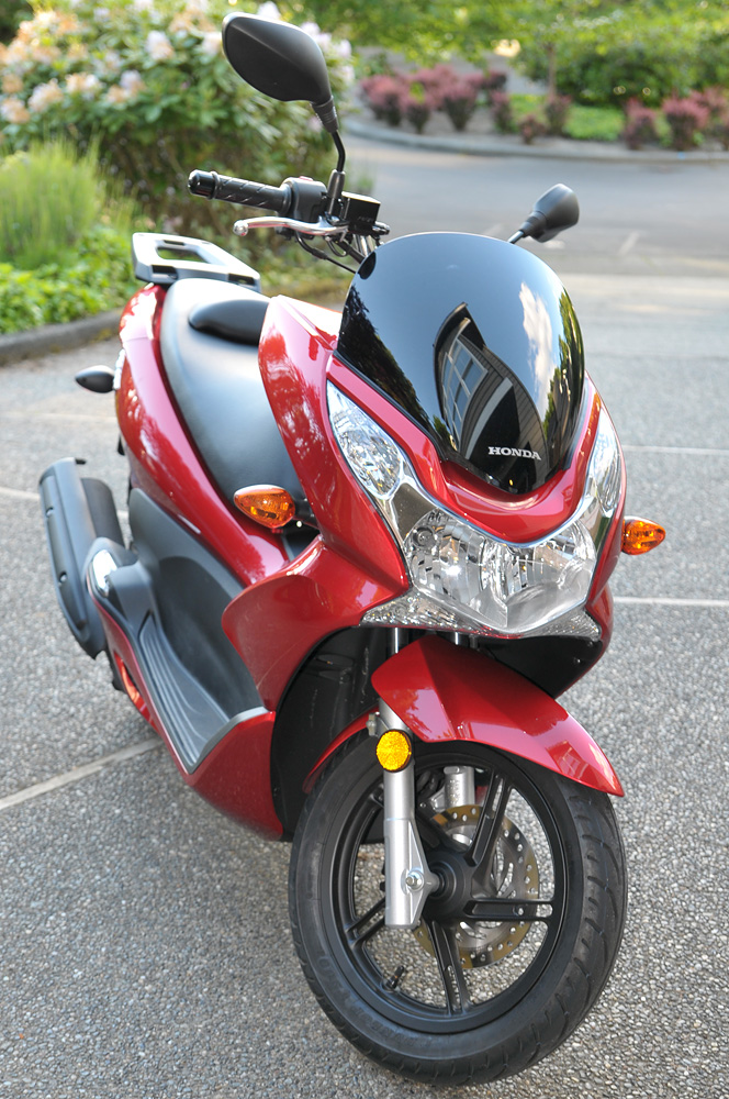 Our-new-red-Honda-PCX-150_front-view.jpg
