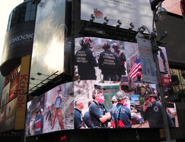 Our Hero's First Responders Sept. 11, 2001 Broadway and W. 46th.JPG