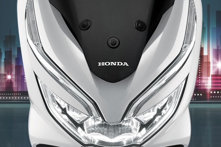 honda-pcx-2018-head-light-view-897399.jpg