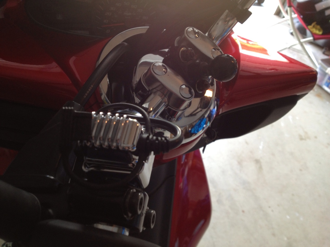 USB and base RAM  mount with ball joint to attach other grips.