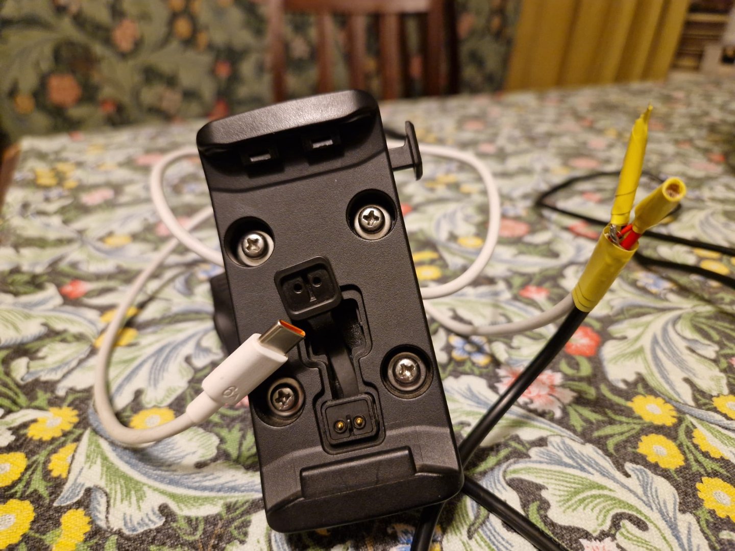 Garmin cradle and USB C.jpg