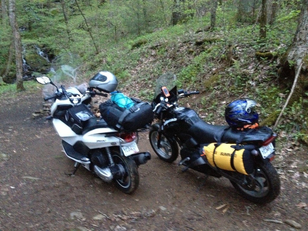 PCX camping 2.JPG