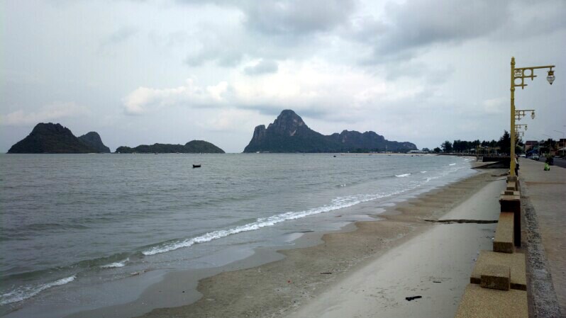 Prachuap Bay, viewing south