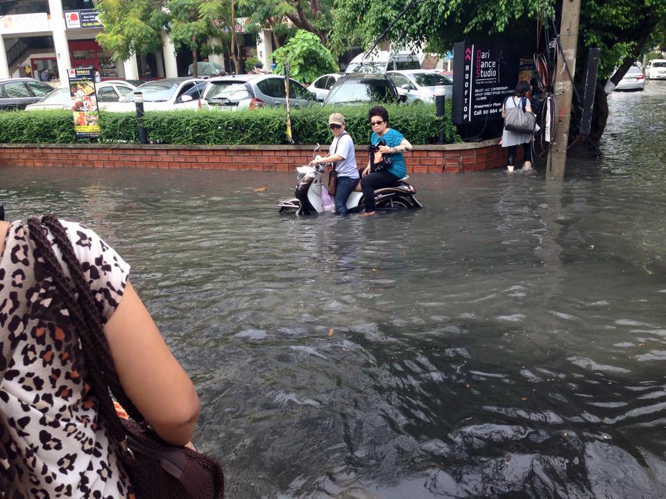 BKK Rain Flood 2015 March 02.jpg