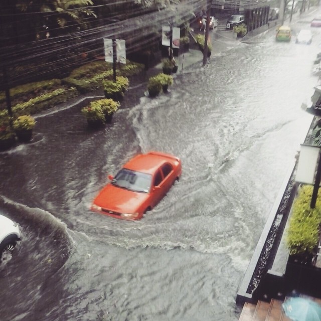 BKK Rain Flood 2015 March 05.jpg