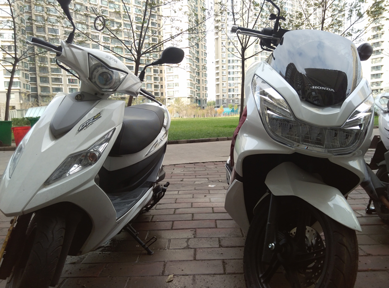 &lt;trans data-src=&quot;Beside the SYM is my old bike&quot; data-dst=&quot;旁边的交响乐队是我的旧自行车&quot;&gt;旁边的交响乐队是我的旧自行车&lt;/trans&gt;