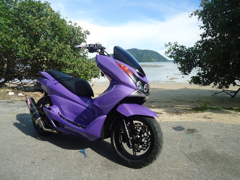 honda pcx tuning violet.JPG