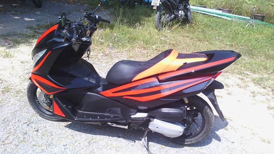 black orange PCX5.jpg